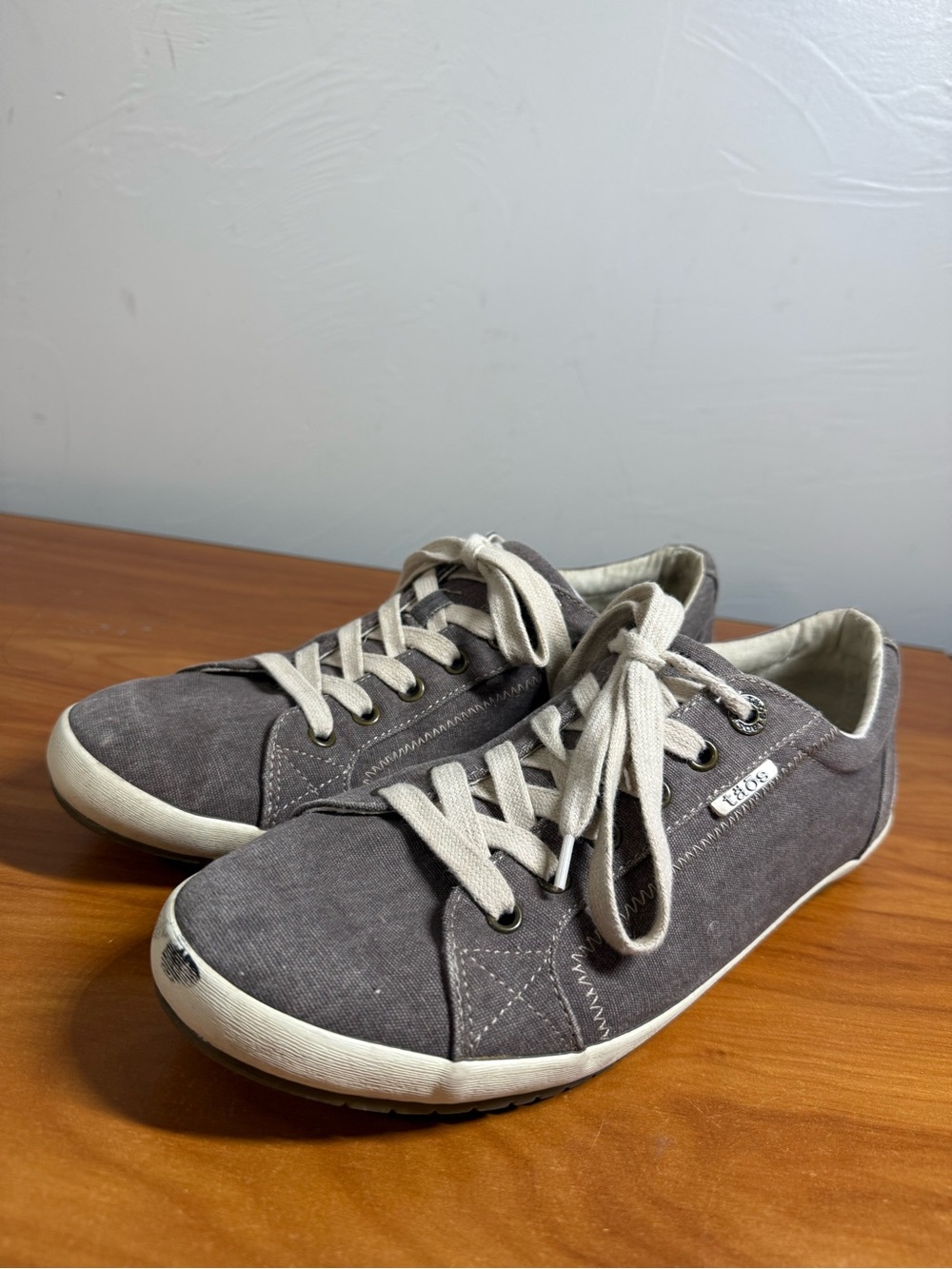 Taos Women's Star Canvas Sneakers Dark Grey Casual Comfort Fashion Size 11